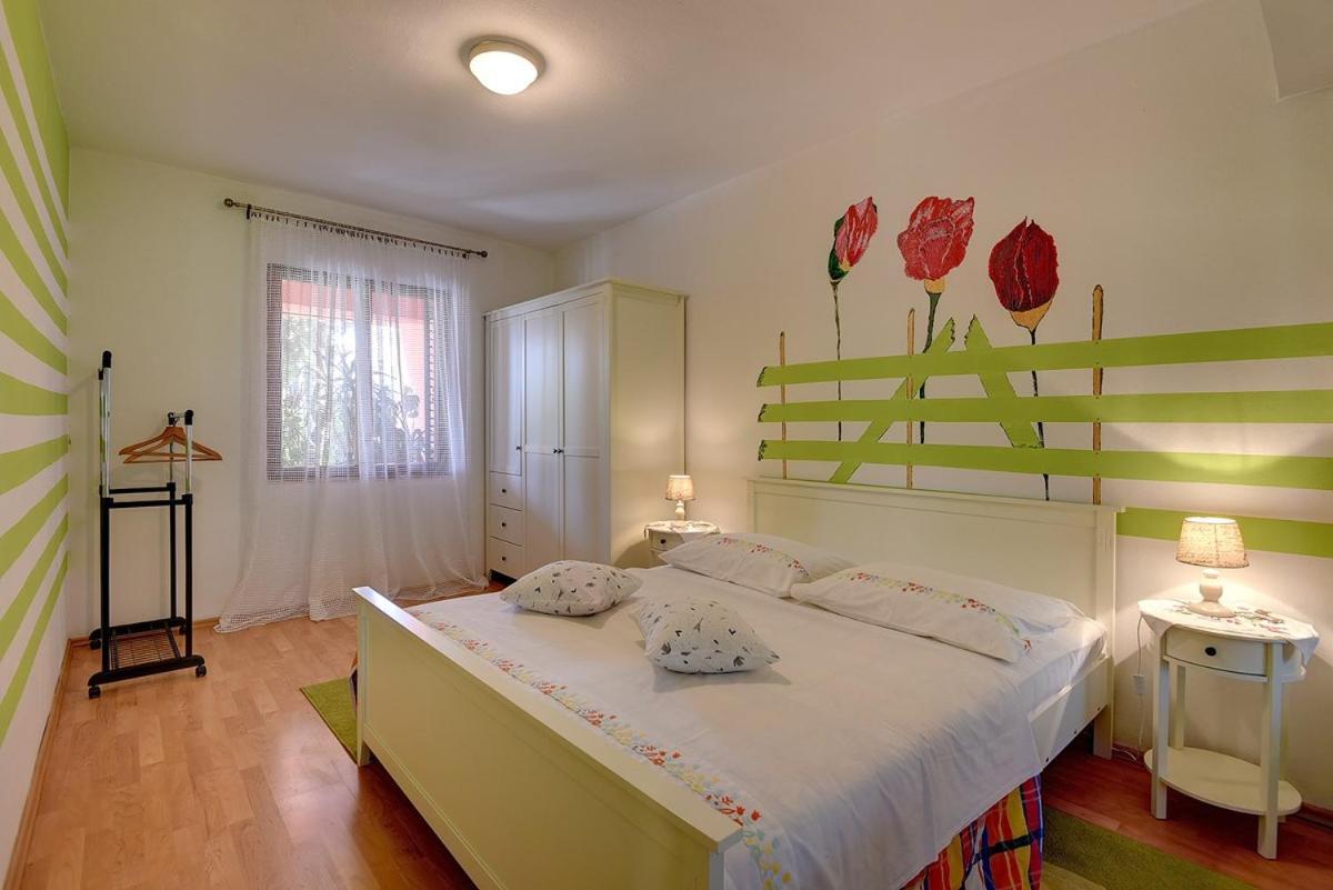 Apartment Milat Banjole Exterior foto